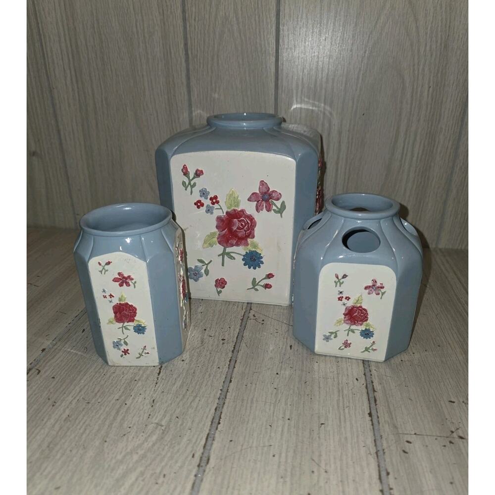 Waverly Garden Room Hillside Blue Floral Bathroom Set Garden Room Roses